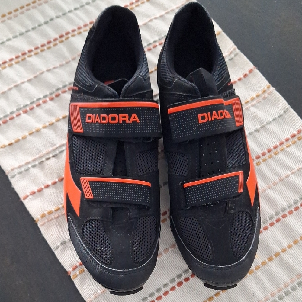 Diadora Cycling Shoes with Velcro Strap